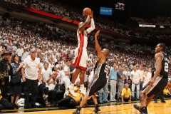 NBA转会风云：伦纳德离队快船瞄准库明加，雄鹿豪华阵容引期待